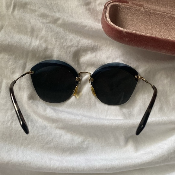 Miu Miu shades - Picture 2 of 5